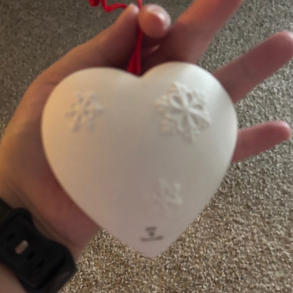 Hallmark Keepsake Ornament with Red Cardinals - Picture 7 of 9